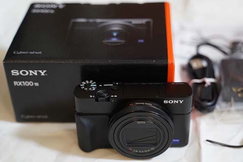 SONY Cyber-shot DSC-RX100M7